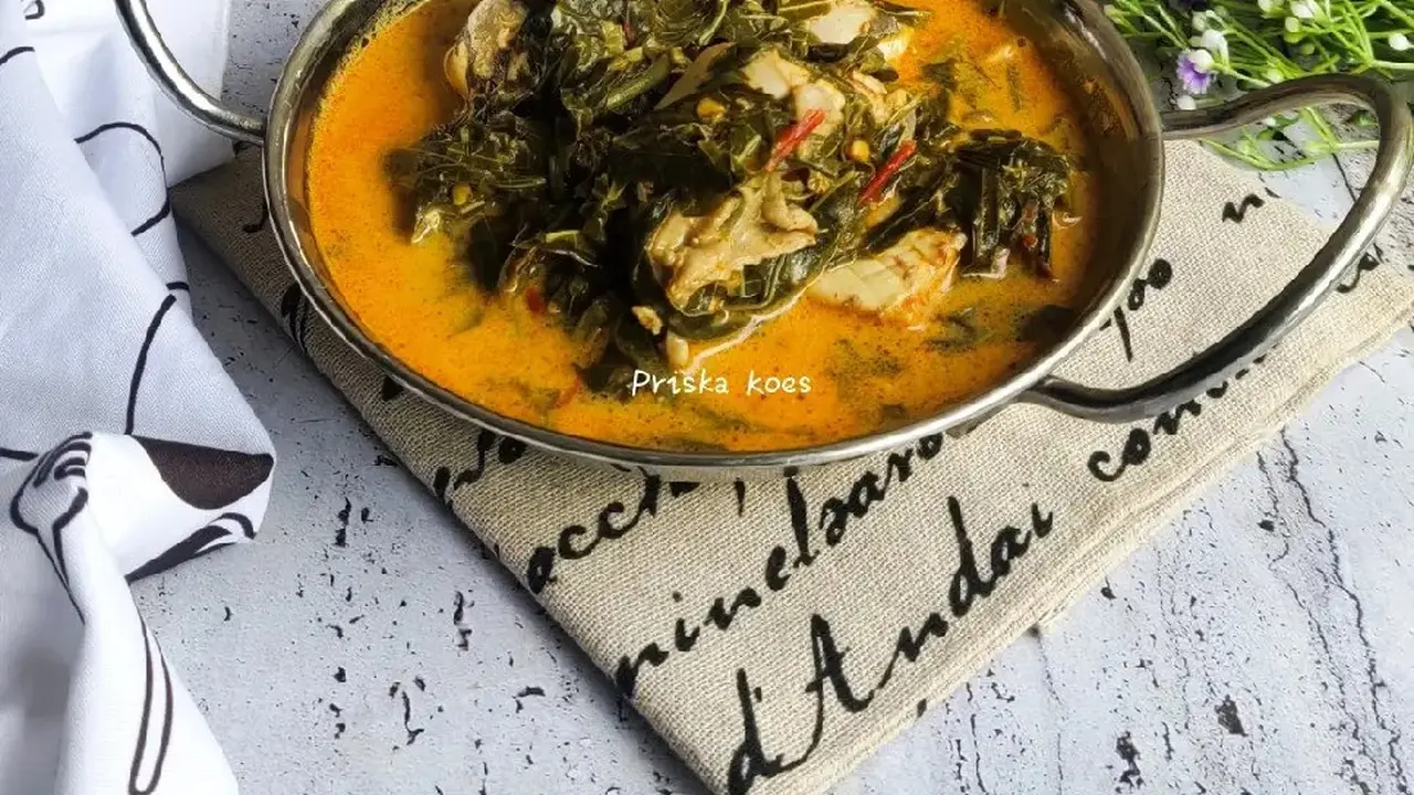 Gulai Ayam Daun Singkong