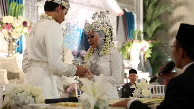 Fedi Nuril dan Vanny Widyasasti