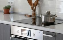 7 Tips untuk Menyimpan Peralatan Dapur agar Lemari Rapi dan Tidak Lengket