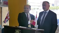 Dirut PAL Kaharuddin Djenod dan CEO Babcock, David Lockwood setuju proyek kapal perang Arrowhead. Dok: Kedubes Inggris