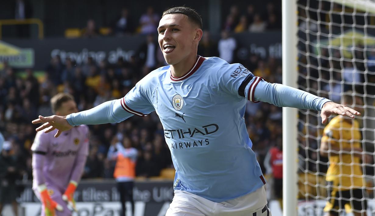 Phil Foden. Gelandang serang Inggris berusia 22 tahun yang merupakan produk asli akademi Manchester City yang dipromosikan ke tim senior sejak musim 2017/2018, saat ini tercatat memiliki nilai pasar sebesar 90 juta euro atau setara Rp1,3 triliun. Dalam 7 laga awal Liga Inggris musim 2022/2023, ia telah mengoleksi 2 gol dan 2 assist untuk Manchester City. (AP/Rui Vieira)