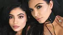 Kylie Jenenr melahirkan Stormi tidak sampai dua bulan lalu, namun tubuhnya sudah kembali seksi. Ternyata, ia tak melakukan diet apapun lho! (instagram/kyliejenner)