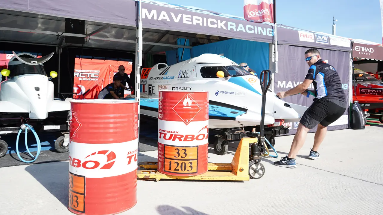 F1 Power Boat.