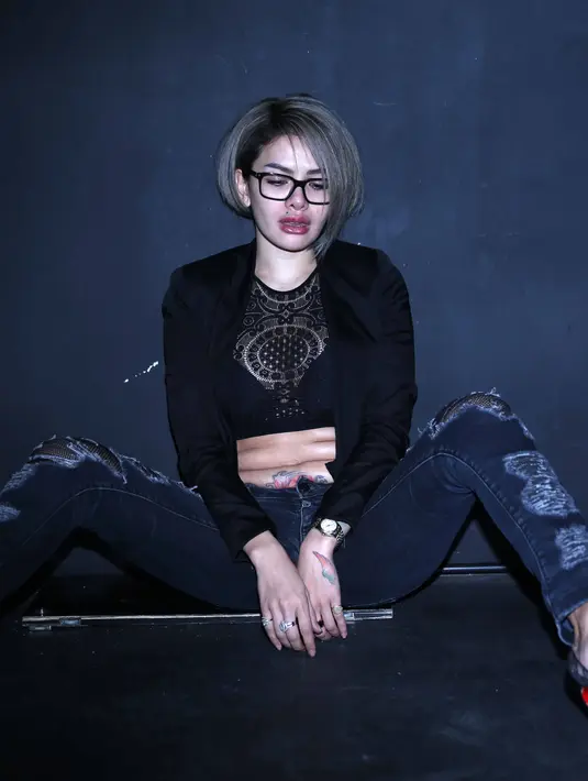 Meski video telah beredar luas Niki merasa tidak terganggu. Begitu juga dengan anak pertamanya yang melihat video tersebut, tidak berkomentar negatif. (Nurwahyunan/Bintang.com)