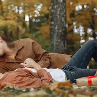 Kenali Sikap Perempuan yang Bisa Membuat Pria Merasa Nyaman dan Tertarik