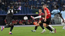 Berlaga di Stadion Olimpico, AC Milan bermain ekstra keras untuk memaksakan hasil imbang 2-2 melawan Lazio. (Tiziana Fabi/AFP)