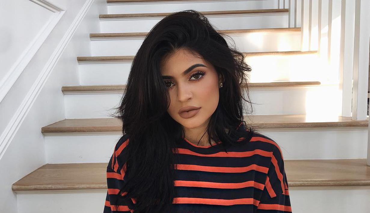 Sederet Alasan yang Bikin Fans Yakin Kylie Jenner Berikan Nama ...