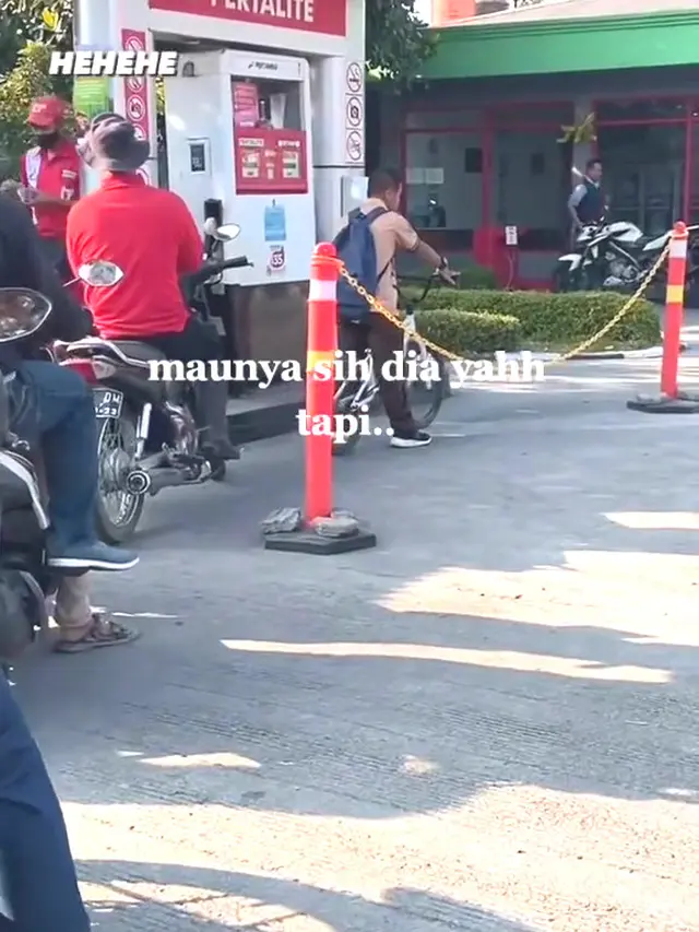 Petugas SPBU Hibur Anak Keterbelakangan Mental