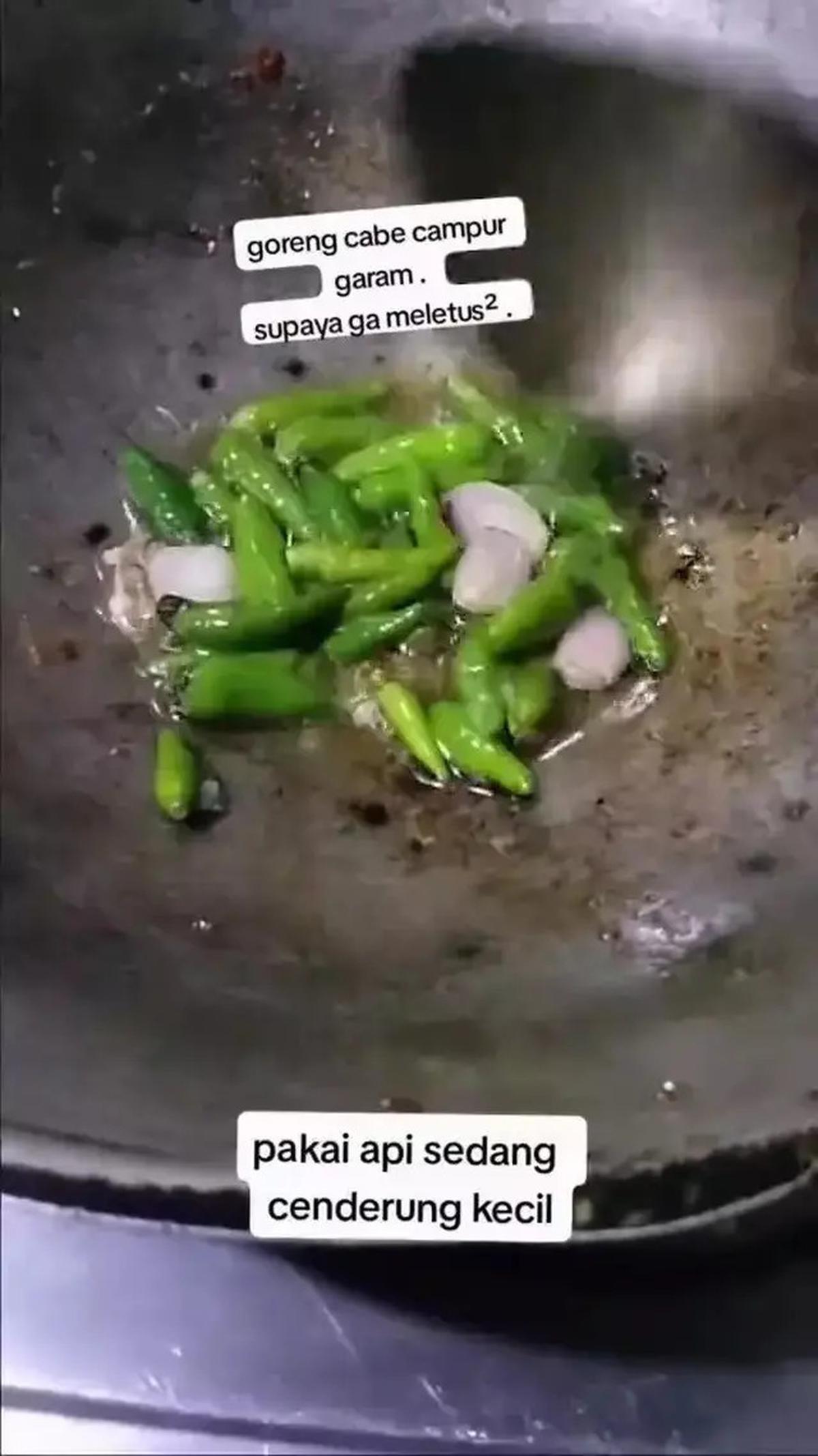 Cara Menggoreng Cabai Tanpa Letupan Minyak, Cukup Pakai 1 Bahan Dapur Ini