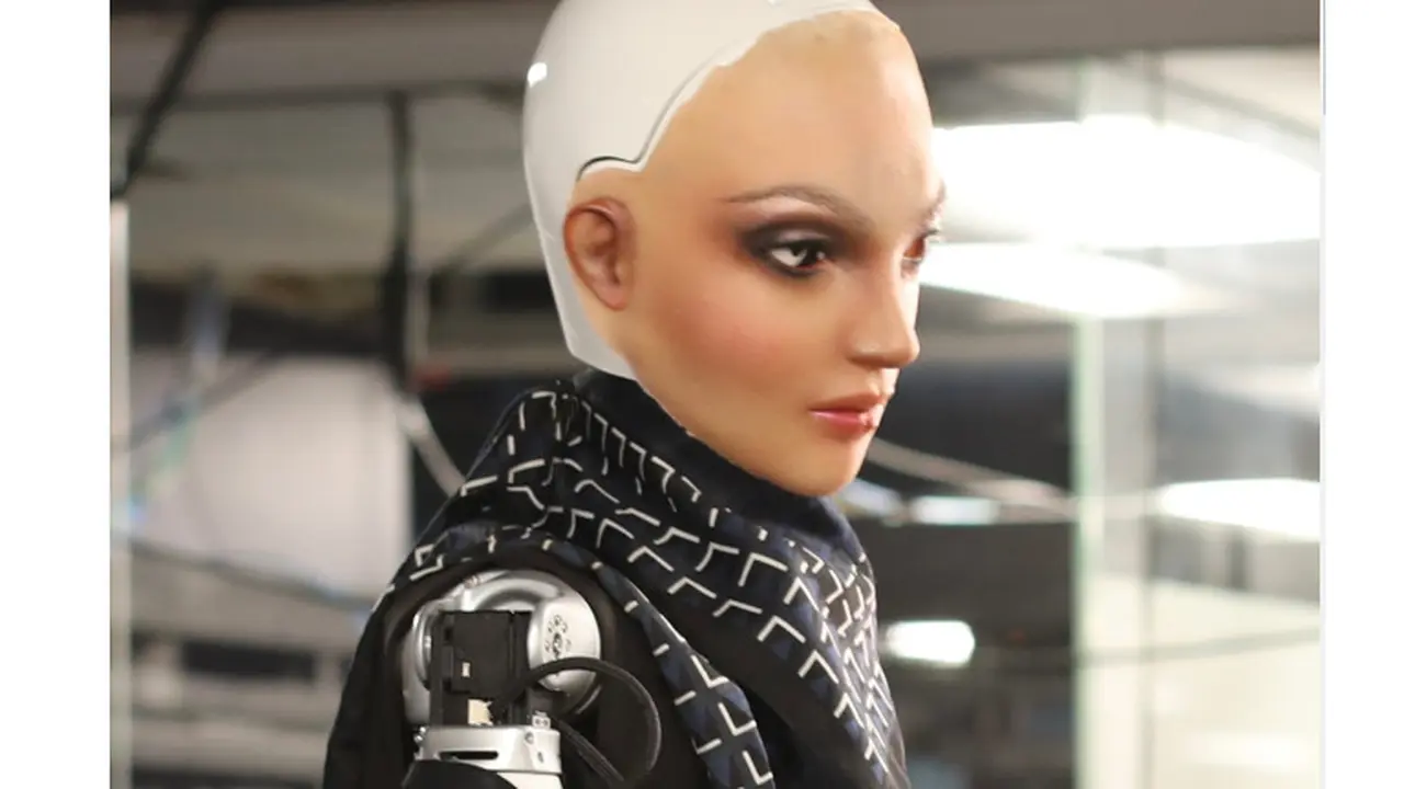 Robot Xoxe yang bisa berinteraksi dengan manusia dalam 120 bahasa