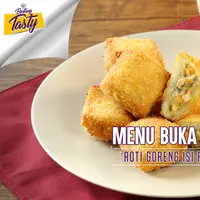 Bakwan dan tempe goreng sudah biasa, buka puasa kali ini coba deh Roti Goreng Isi Ragout.  (Foto: Bintang.com/Daniel Kampua, Digital Imaging: Nurman Abdul Hakim/Bintang.com, Chef: Arum Sari)