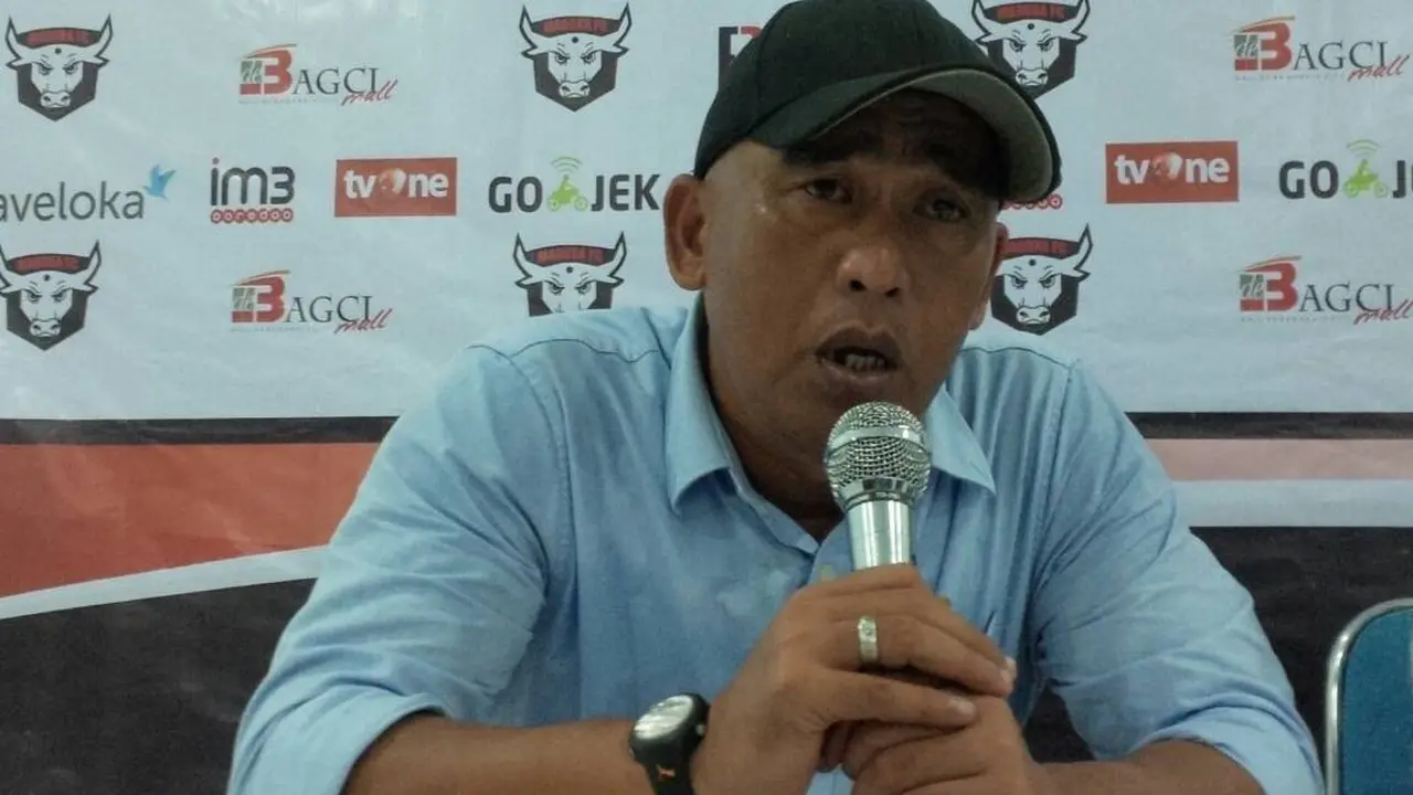 Pelatih Madura FC Salahuddin.