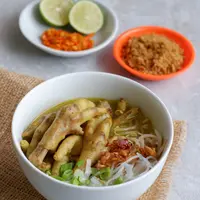 Ilustrasi soto ceker ayam./Copyright shutterstock.com/g/Bambang%2BSuroso