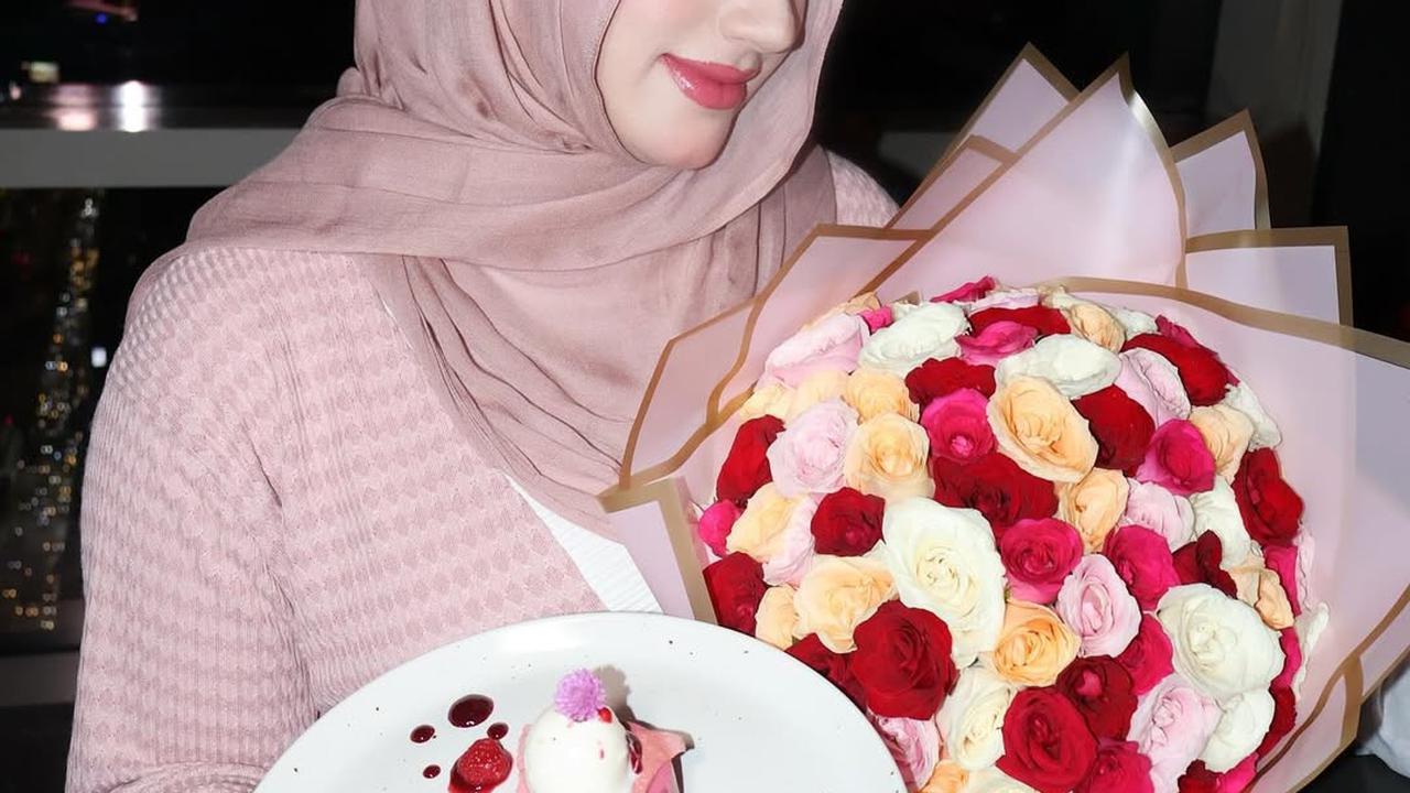 Momen Tasyi Athasyia dan Suami Rayakan Wedding Anniversary ke 10 dengan Dinner Romantis