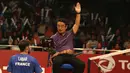 Pemain Prancis, Ronan Labar, memprotes wasit saat bertanding melawan pebulutangkis ganda putra Indonesia, Mohammad Ahsan/Hendra Setiawan. (Bola.com/Arief Bagus)