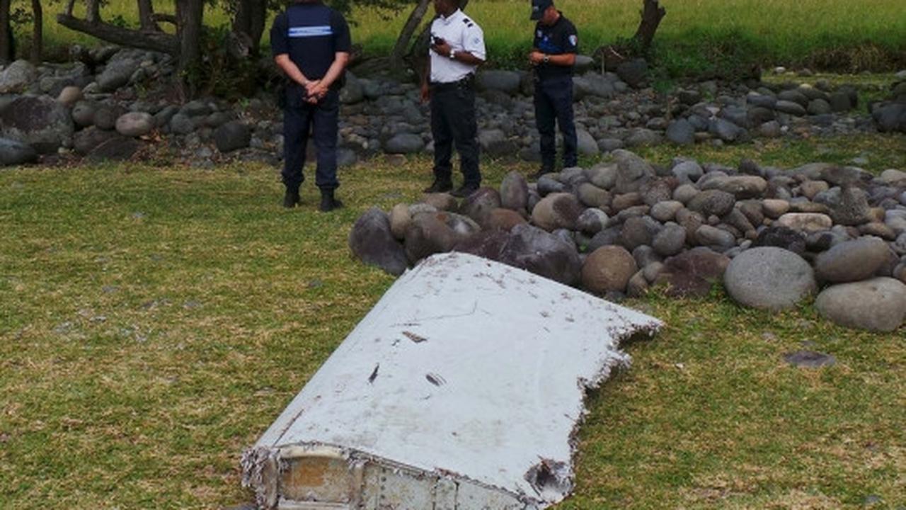 Ini wujud serpihan yang diduga puing Malaysia Airlines MH370