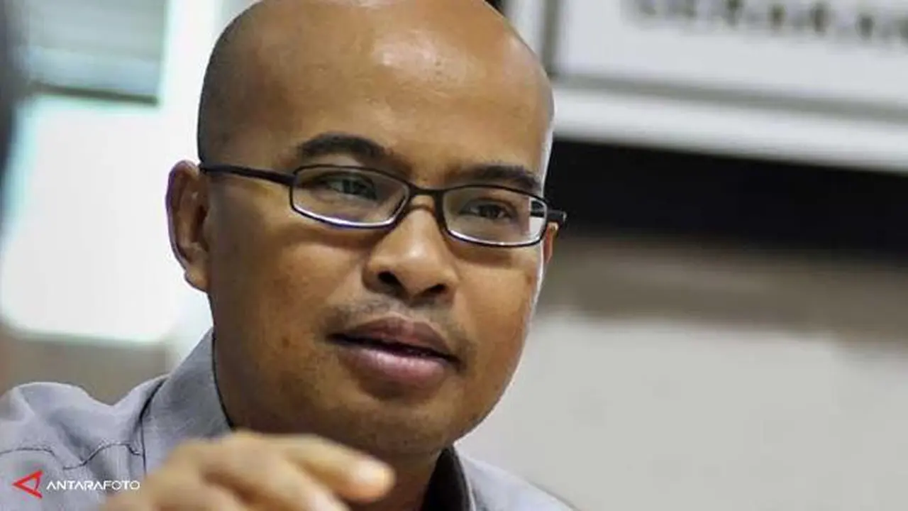 [Bintang] Siapa Desmond J Mahesa?