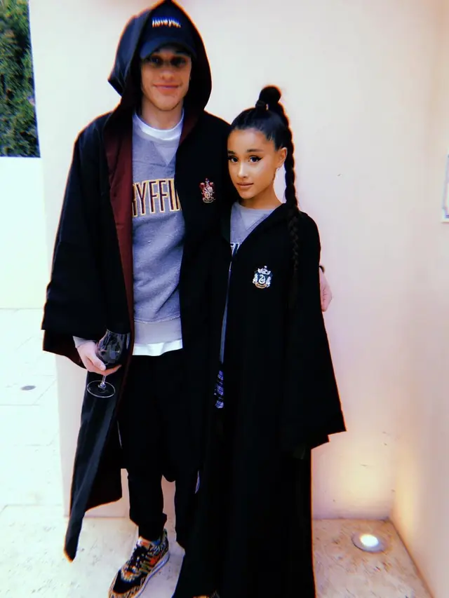 [Bintang] Pete Davidson - Ariana Grande