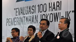 Menurut Effendi Simbolon (kedua kanan), pemerintahan Jokowi yang berjalan hampir 100 hari ini banyak meninggalkan celah untuk impeachment atau pemakzulan, Jakarta, Senin (26/1/20015). (Liputan6.com/Miftahul Hayat)