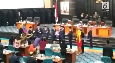 Dalam pembukaan pidatonya di depan DPRD DKI, Anies Baswedan melempar pantun untuk Ketua DPRD DKI Jakarta.