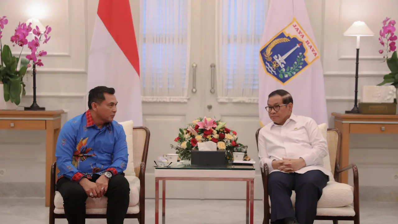 Anggota DPD RI Dapil DKI Jakarta Achmad Azran bertemu dengan Gubernur Jakarta Pramono Anung di Balai Kota Jakarta. (Istimewa)