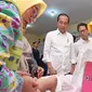 Jokowi ditemani Menkes Budi Gunadi melakukan peninjauan Gerakan Intervensi Serentak Pencegahan Stunting di Bogor pada Selasa, 11 Juni 2024. (Foto BPMI)