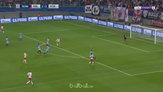 Berita video highlights Liga Champions 2017-2018 antara RB Leipzig melawan Porto dengan skor 3-2. This video presented by BallBall.