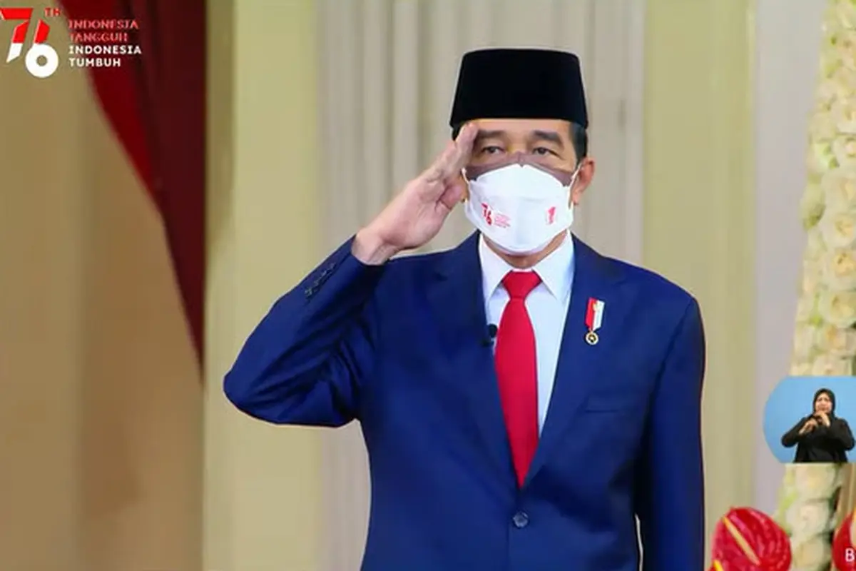 Tanpa Pakaian Adat, Jokowi-Ma'ruf Amin Kompak dengan Setelan Jas di Upacara Penurunan Bendera