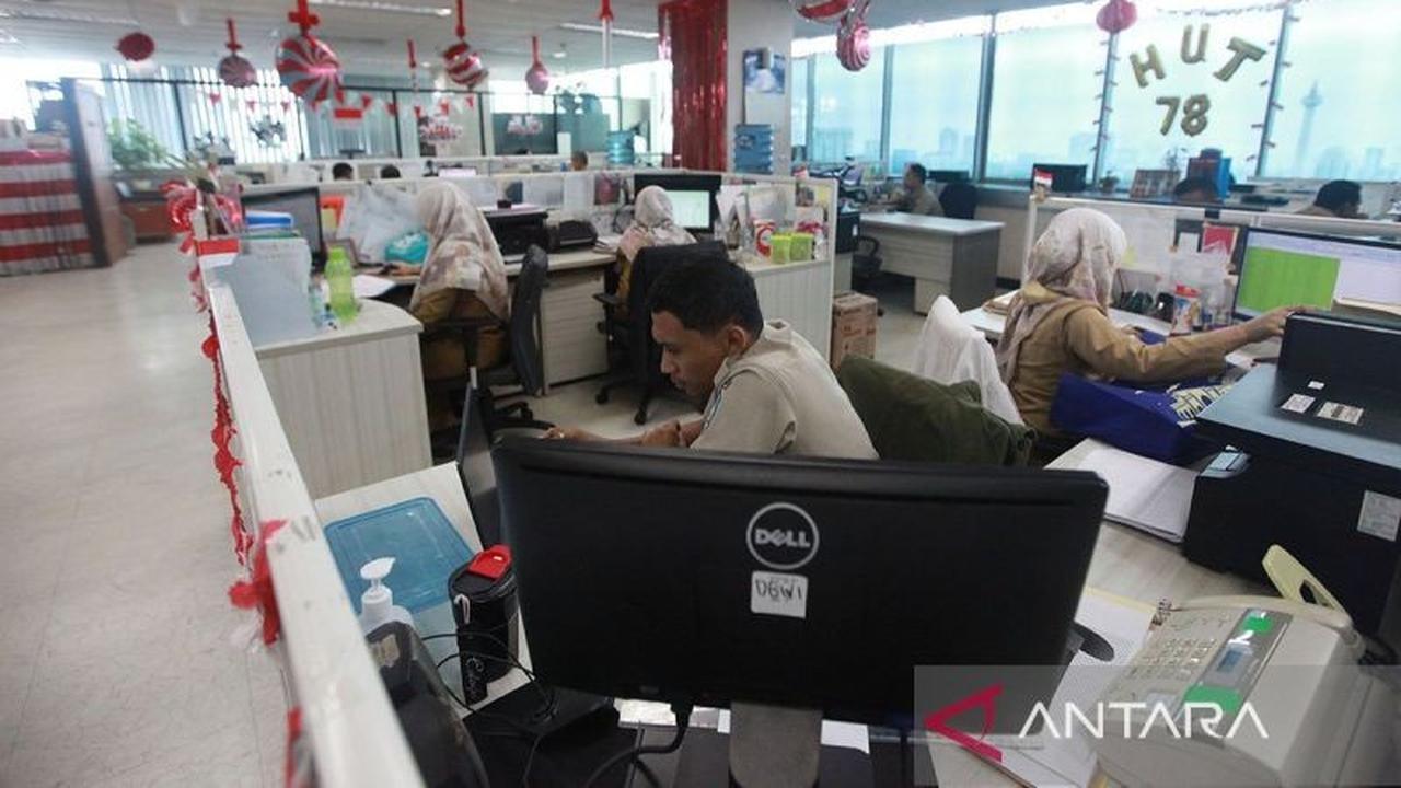 IESR Nilai Kebijakan WFH Efektif Tekan Konsumsi BBM di Tengah Gejolak Harga Energi Global