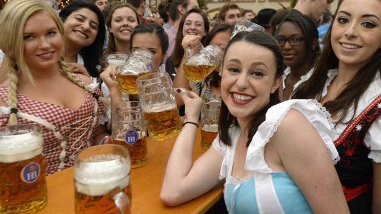 Intip gadis-gadis seksi Munich meriahkan pembukaan Oktoberfest