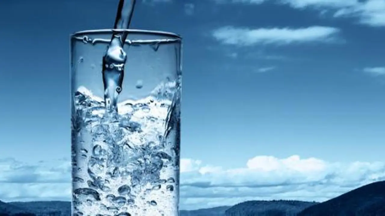 10 Waktu yang Tepat untuk Minum Air Putih