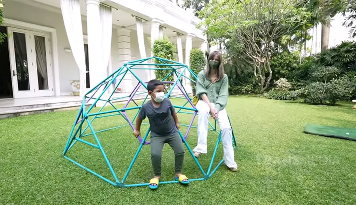 Nia Ramadhani (Youtube/TRANS TV Official)