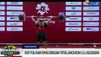 Di jenis angkatan clean and jerk, dalam angkatan pertama Eko Yuli sukses mengangkat barbel seberat 165 kilogram.