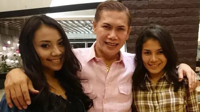 Benny Simanjuntak bersama anak didiknya Shella Tiatira dan Tere Cia