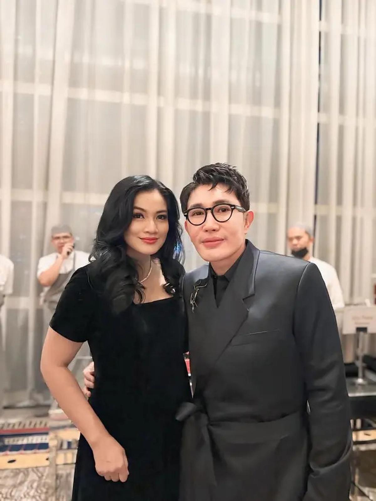 8 Foto Artis Pakai Long Dress di Resepsi Luna Maya dan Maxime, Tampil Elegan dan Anggun