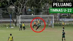 Berita video para pemain Timnas Indonesia U-22 melakukan internal game dan banyak peluang tercipta yang bikin geregetan orang yang menyaksikannya.