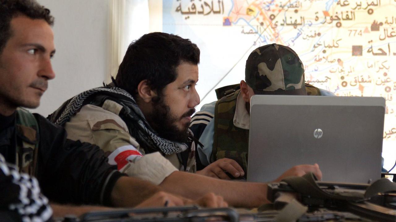 Pakai Akun Gadis Seksi, Hacker Kelabui Kelompok Militan Suriah 