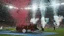 Pemain Liverpool berselebrasi saat merayakan juara Piala Super Eropa 2019 setelah mengalahkan Chelsea di Besiktas Park, di Istanbul (15/8/2019). Liverpool menang adu penalti atas Chelsea 5-4 (2-2). (AP Photo/Lefteris Pitarakis)