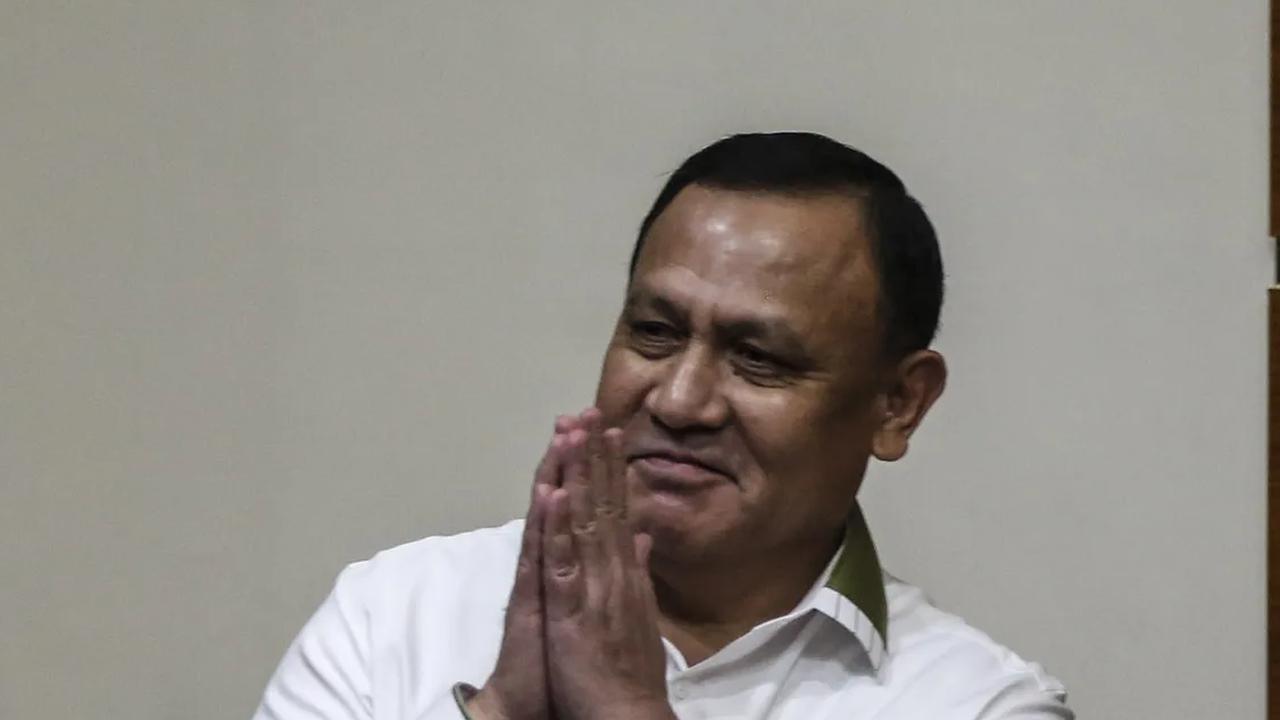 VIDEO: Diperiksa Bareskrim Polri, Ketua KPK Firli Bahuri 'Diam-Diam' Masuk Ke Kantor Kapolri