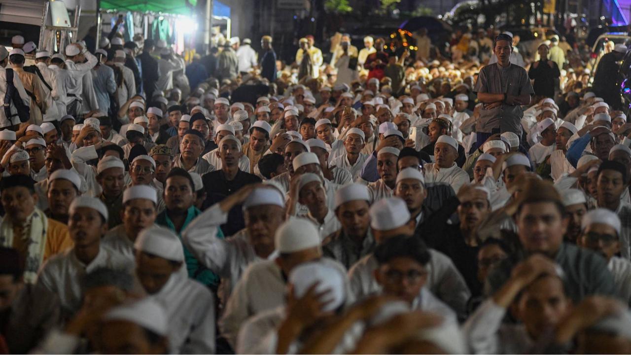Ribuan jemaah berburu malam Lailatul Qadar di Bogor