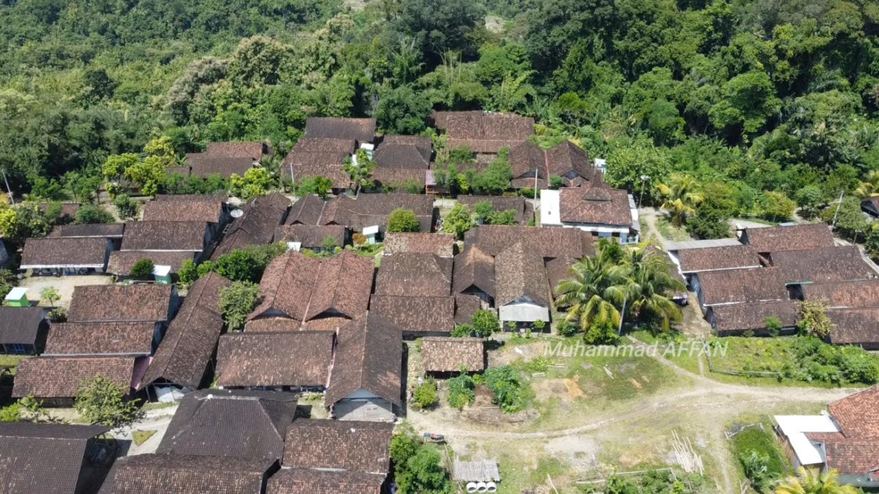 Jarak ke Kecamatan 13 Kilometer