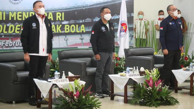 Menteri Pemuda dan Olahraga (Menpora) Zainudin Amali, Ketua PSSI Mochamad Iriawan, dan Direktur Utama PT Liga Indonesia Baru Akhmad Hadian Lukita.