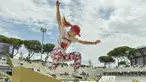 Kotone Nishimura, dari Jepang, berlaga di Kejuaraan Dunia Skateboard Jalanan, ajang kualifikasi untuk Olimpiade Tokyo, di Roma, Italia (2/6/2021). Roma telah dipilih untuk menjadi tuan rumah Kejuaraan Dunia Skateboard Jalanan, yang akan menjadi ajang kualifikasi untuk Olimpiade Tokyo 2020. (Fabrizio