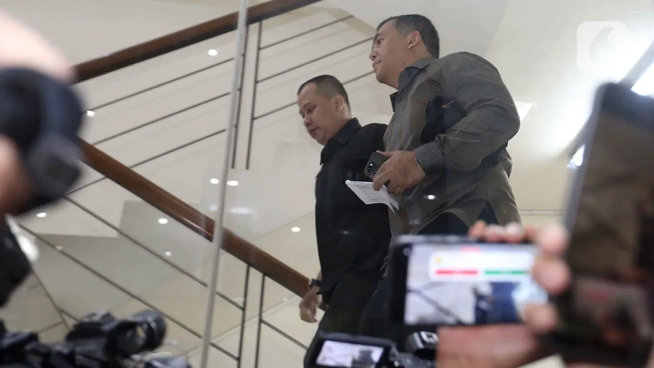 Jelang Tengah Malam, Wamen Imipas Silmy Karim Serahkan Diri ke KPK