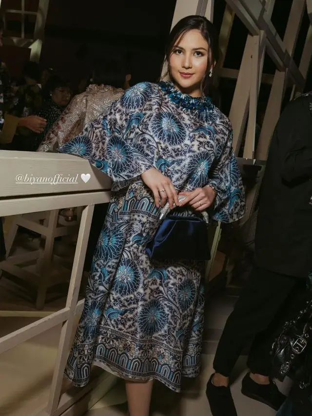 6 Potret Tampilan Jessica Mila Hadiri Event Perdana Usai Melahirkan, Bergaya Elegan Serasi dengan Suami