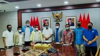 Menteri Sekretaris Kabinet Pramono Anung mendukung penyatuan Komite Nasional Pemuda Indonesia (KNPI).