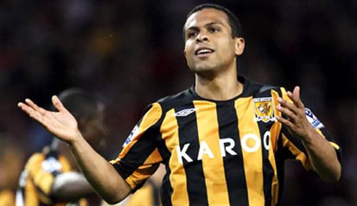 Hull City's Brazilian player Geovanni celebrates after scoring the opening goal against Arsenal during Premiership match at The Emirates Stadium in London on September 27, 2008. Hull City won the game 2-1. AFP PHOTO / Adrian Dennis