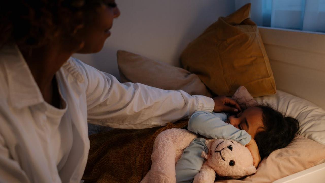 10 Kesalahan Fatal Orang Tua Saat Menidurkan Anak: Tips Ampuh Atasi Insomnia Bayi!
