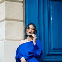 Raisa menenteng tas mungil Bvlgari Serpenti Cuore 1968 Top Handle. [Dok/BVLGARI].