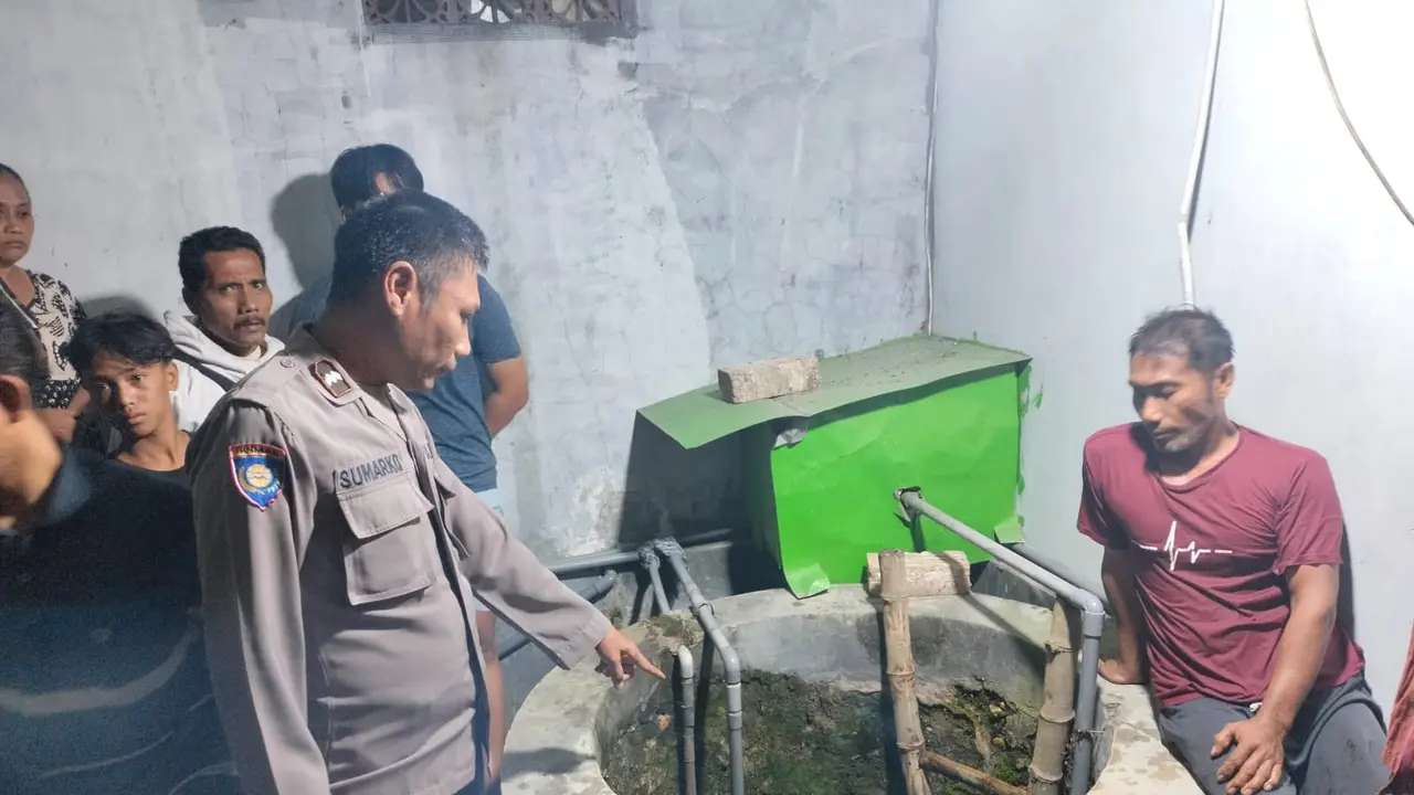 menceburkan diri ke sumur